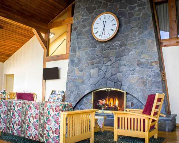 Econo Lodge Inn & Suites Colonie Center Mall 4