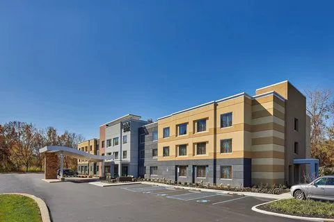 Fairfield Inn & Suites Albany Airport 4