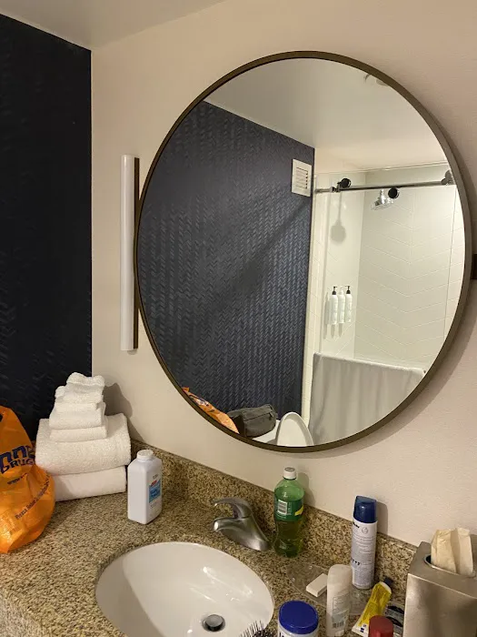 Fairfield Inn & Suites Albany Airport 4