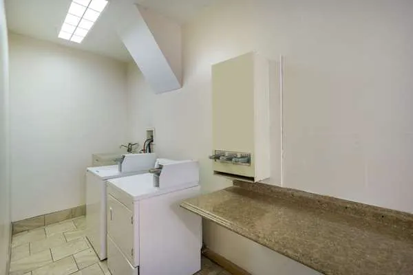 Quality Inn Central 4