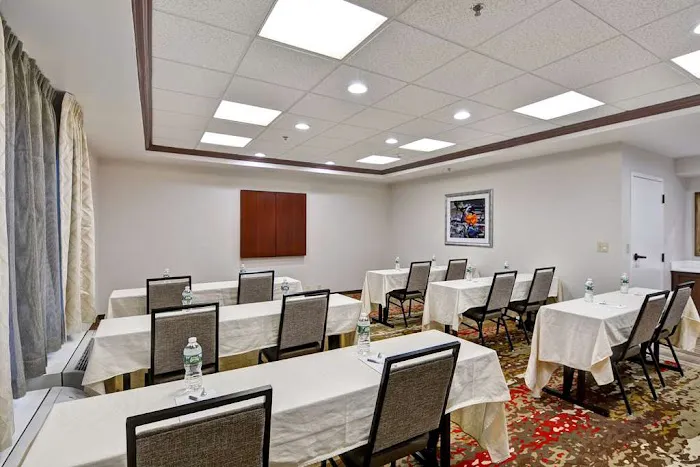 Hampton Inn Albany-Wolf Road (Airport) 4