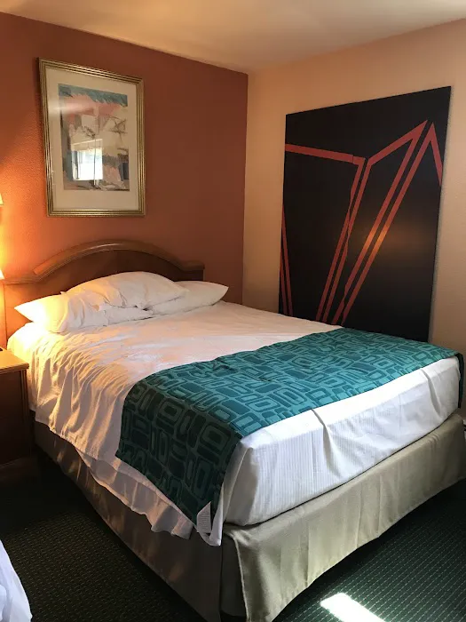 Howard Johnson by Wyndham Williamstown 4