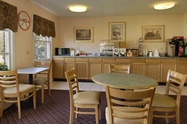 Howard Johnson by Wyndham Williamstown 4
