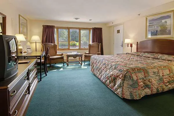 Howard Johnson by Wyndham Williamstown 4