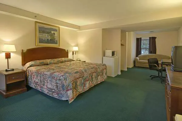 Howard Johnson by Wyndham Williamstown 4