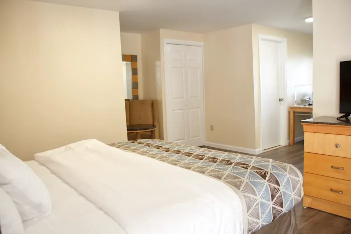 Mount Royal Inn 4