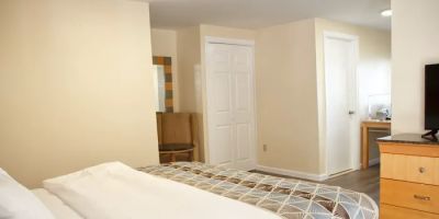 Mount Royal Inn