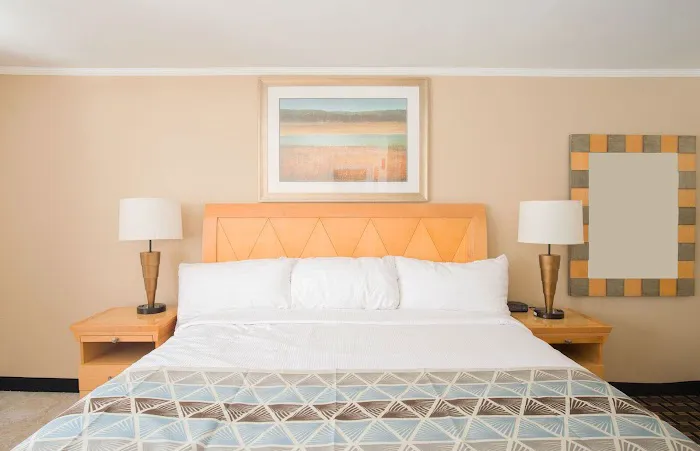 Mount Royal Inn 4