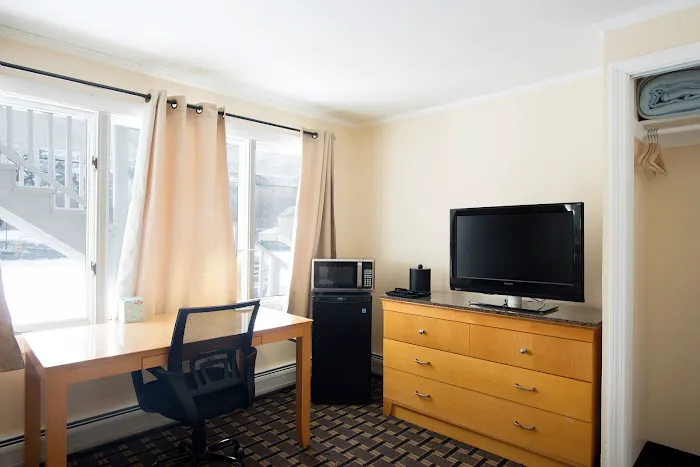 Mount Royal Inn 4