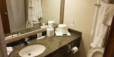 Clarion Hotel & Suites Riverfront