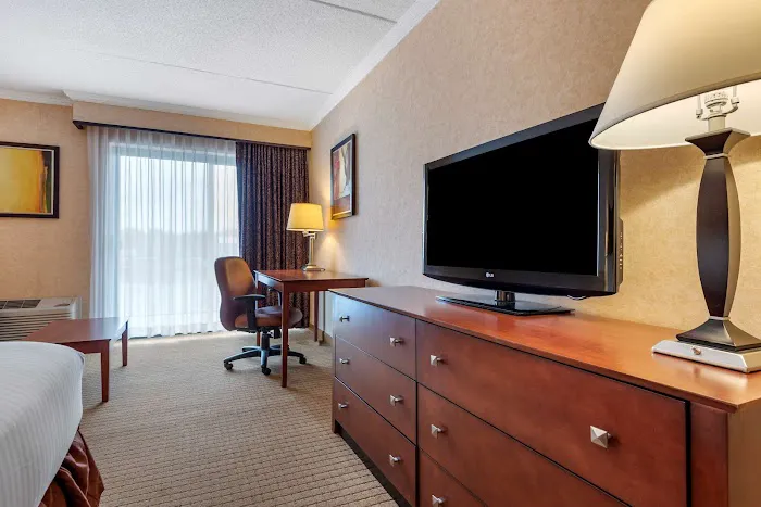 Best Western Plus Oswego Hotel and Conference Center 4