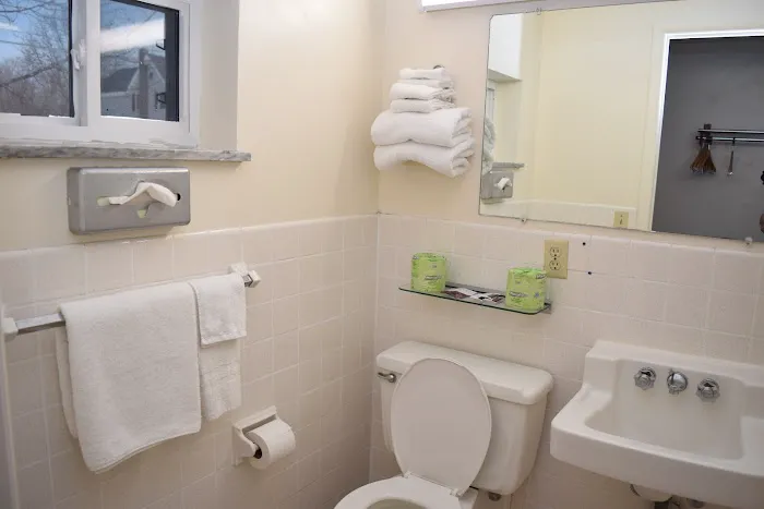 Knights Inn Oswego 4