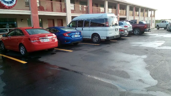 Knights Inn Oswego 4