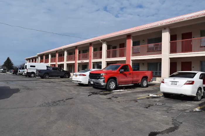 Knights Inn Oswego 4