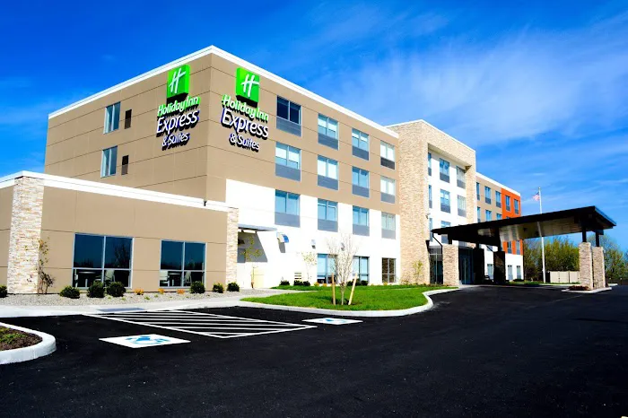 Holiday Inn Express & Suites Oswego by IHG 4