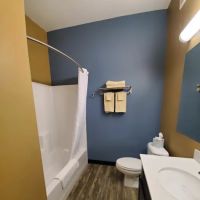 Glamping at Meadeville Farm ico