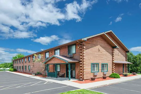 Super 8 by Wyndham Ticonderoga 4