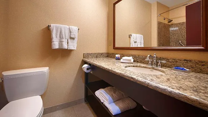Best Western Plus Ticonderoga Inn & Suites 4