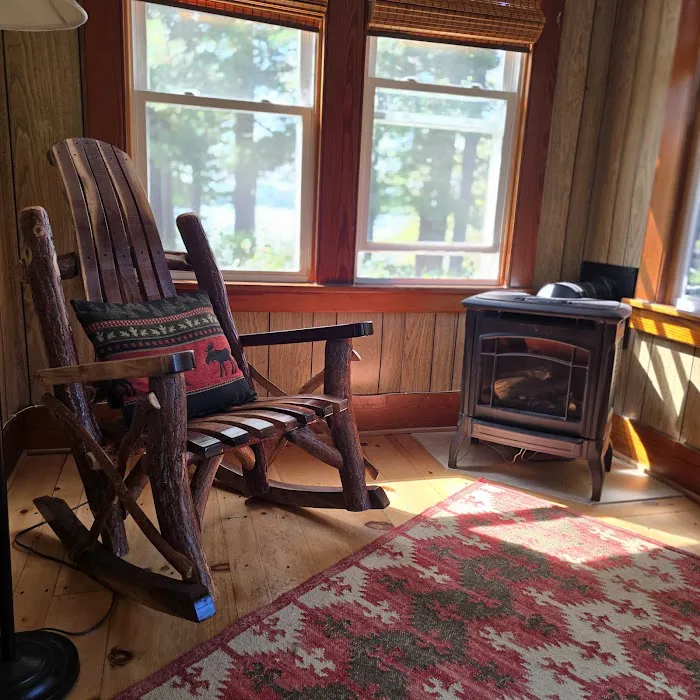 Paddler's Rest Lakefront Cabins and Motel 4