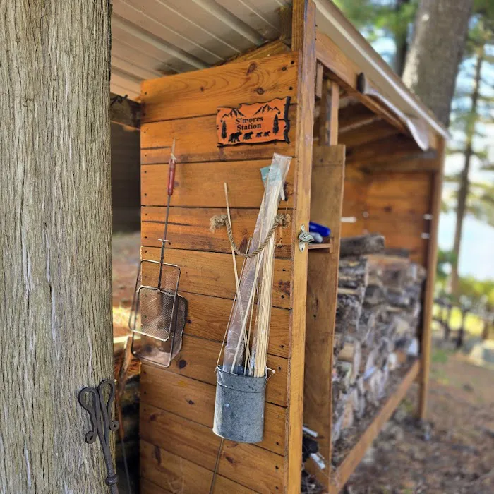 Paddler's Rest Lakefront Cabins and Motel 4
