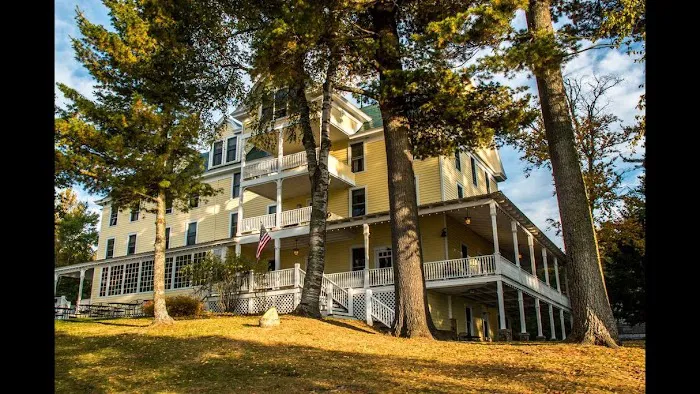 The Woods Inn 4