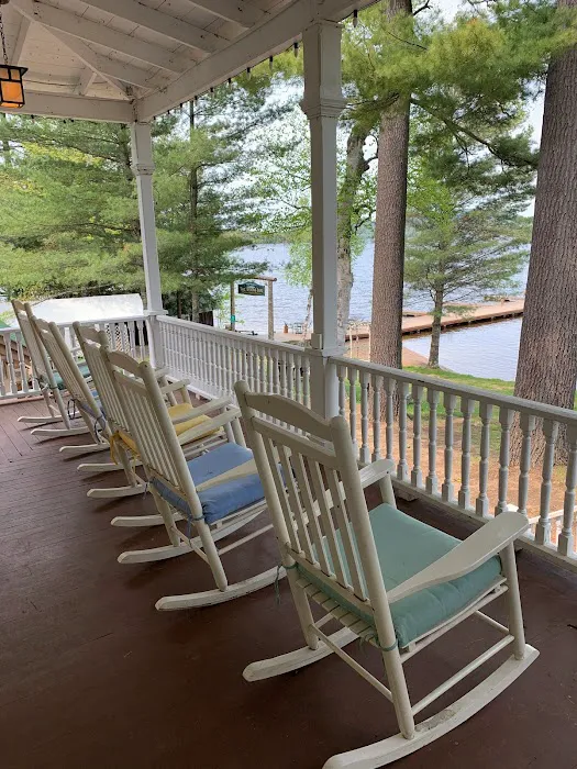 The Woods Inn 4