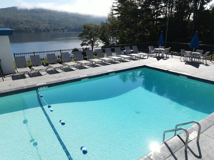 Lakefront Terrace Resort 4