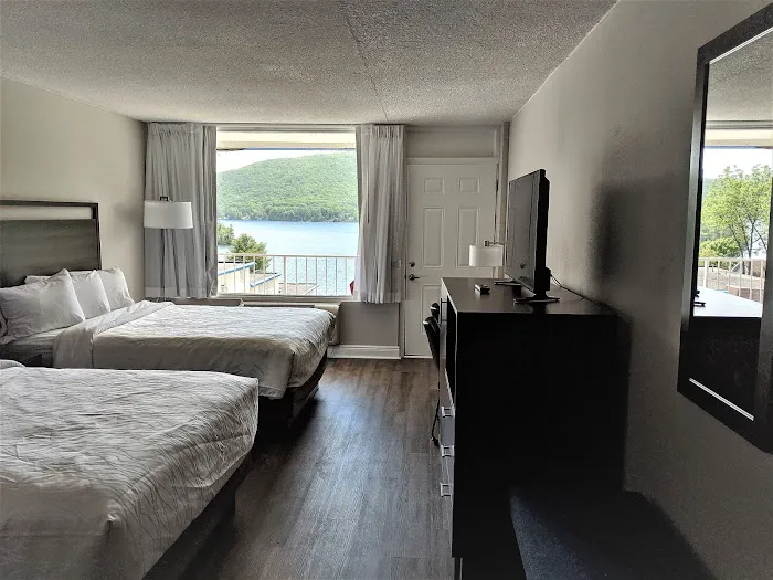 Lakefront Terrace Resort 4