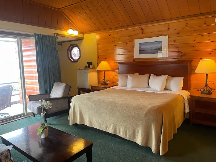 Lake Crest Inn 4