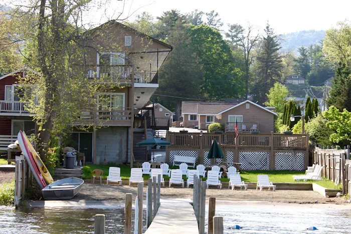Sundowner on Lake George 4