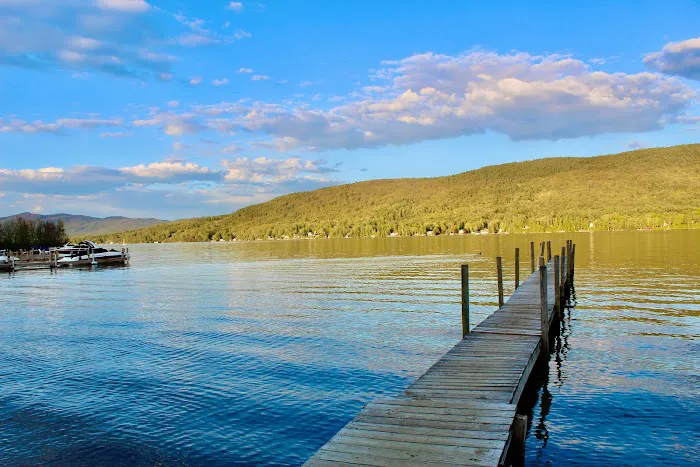 Sundowner on Lake George 4
