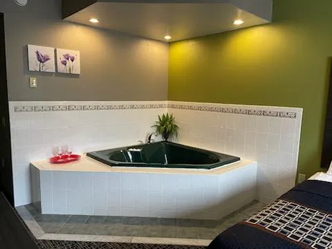 Wingate by Wyndham Lake George 4