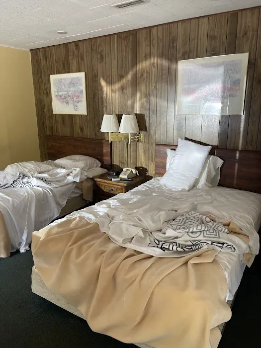 Cloud 9 Inn & Suites Lake George 4