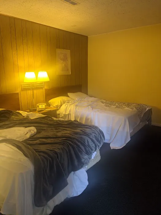 Cloud 9 Inn & Suites Lake George 4