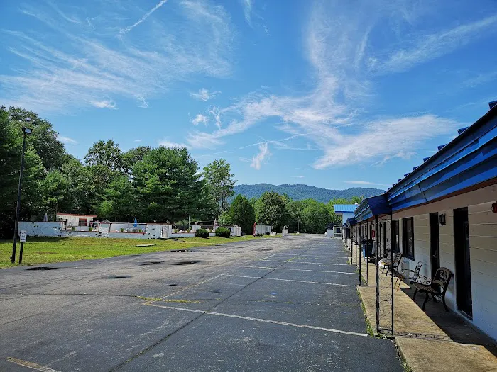 Travelodge by Wyndham Lake George NY 4