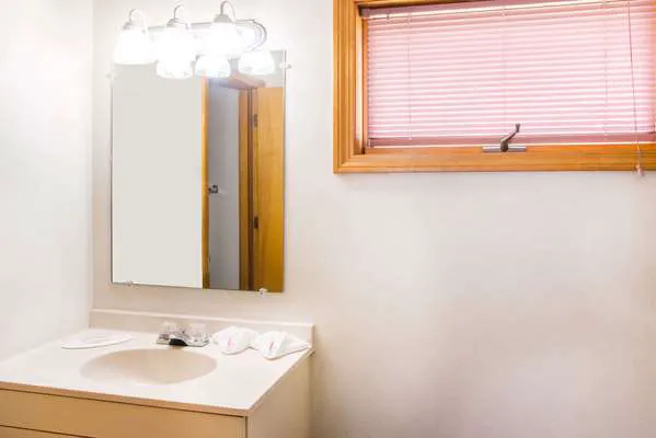 Travelodge by Wyndham Lake George NY 4