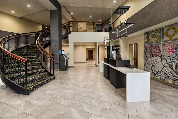 La Quinta Inn & Suites by Wyndham - Lake George 4