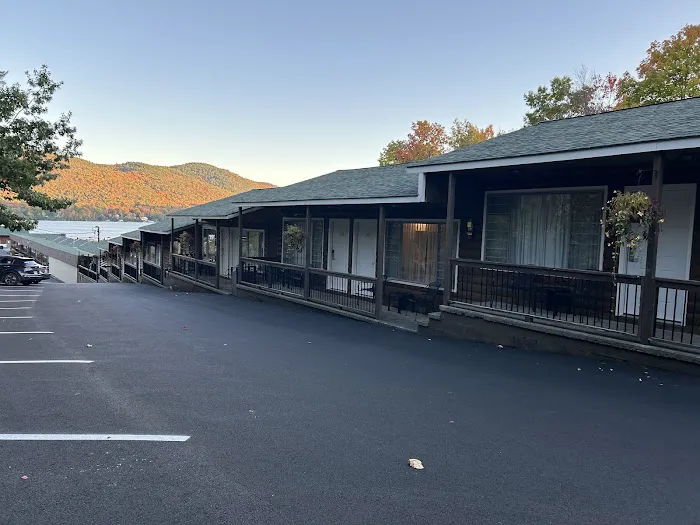 Scotty's Lakeside Resort 4