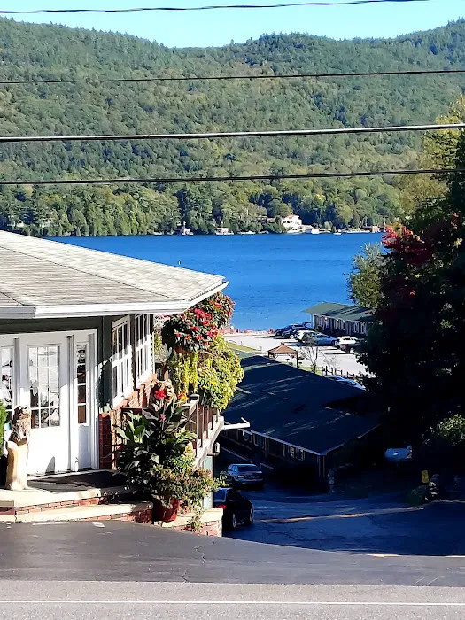 Scotty's Lakeside Resort 4