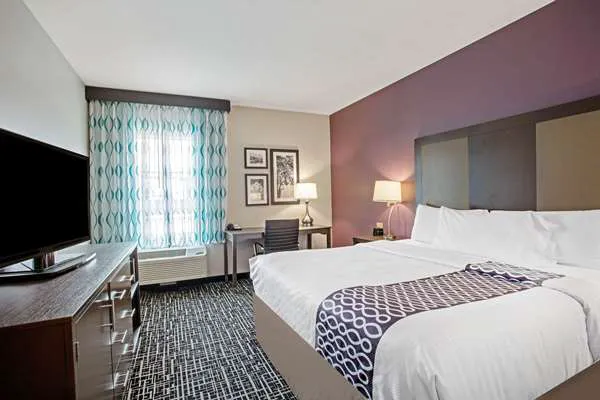 La Quinta Inn & Suites by Wyndham York 4