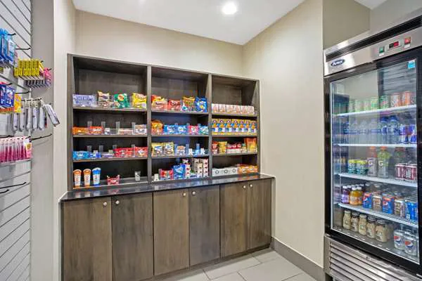 La Quinta Inn & Suites by Wyndham York 4