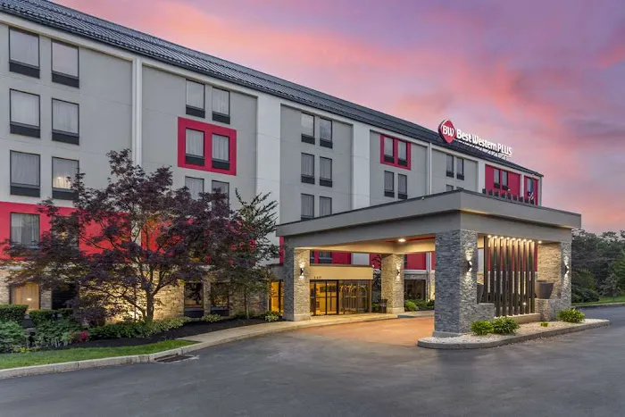 Best Western Plus Heritage Rail Inn & Suites 4