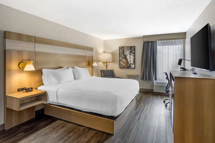 Best Western Plus Heritage Rail Inn & Suites 4