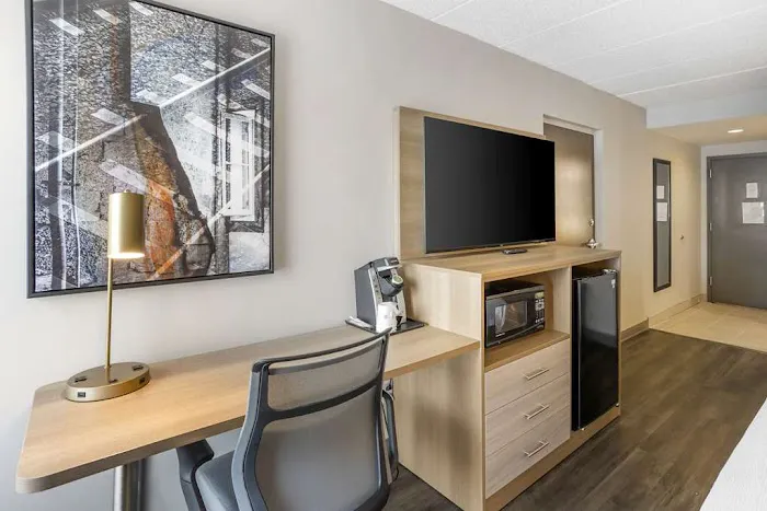 Best Western Plus Heritage Rail Inn & Suites 4