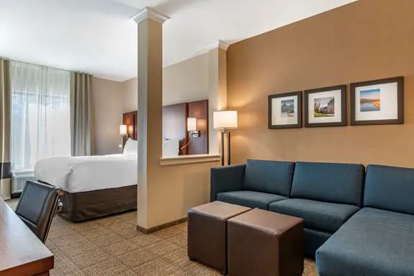 Comfort Suites Camp Hill-Harrisburg West 4