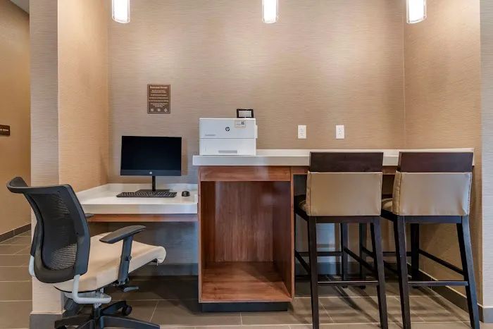 Comfort Suites Camp Hill-Harrisburg West 4