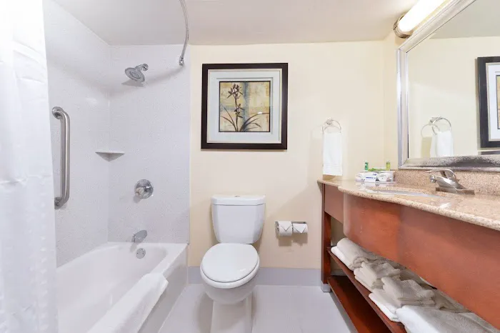 Home2 Suites by Hilton Mechanicsburg 4