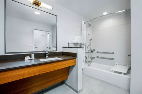 Fairfield Inn & Suites Harrisburg West/Mechanicsburg 4