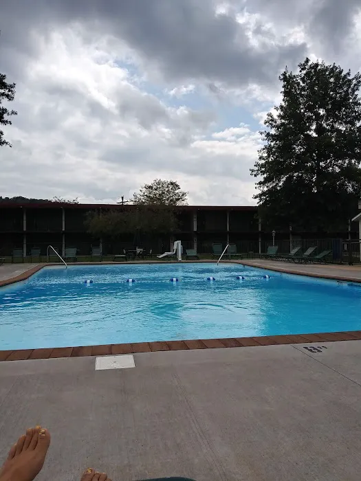 Quality Inn & Suites 4