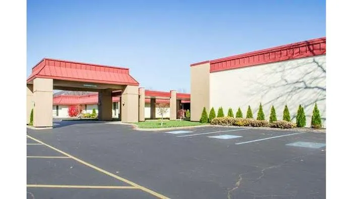 Quality Inn & Suites 4